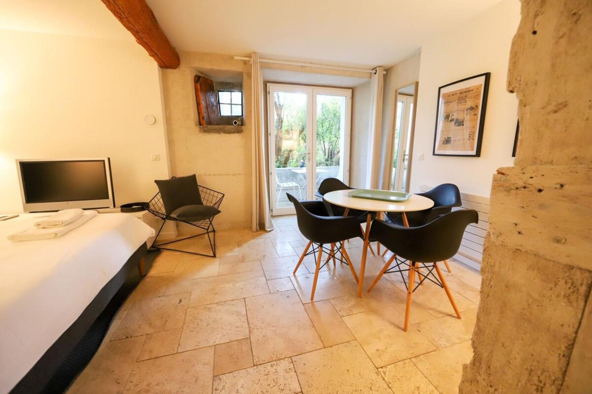 Pierres Plates Apartment Annecy Bagian luar foto